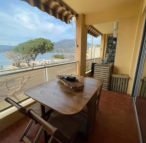 Le Bord De Apartment